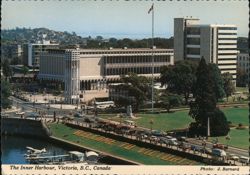 Inner Harbour Victoria BC, Heritage Court, Tally-Ho Postcard