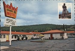 Grand 8 Motel, Bill Williams Mountain Man Statue Postcard