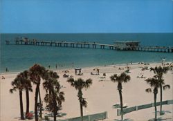 Clearwater Beach, Florida - Pier 60 Postcard