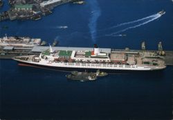 Queen Elizabeth II Liner at Yokohama Port Postcard