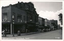 Street Scene - Davis, Central Drugs, Cleveland Postcard