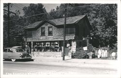 Spinning Wheel Shop, Gatlinburg TN Postcard