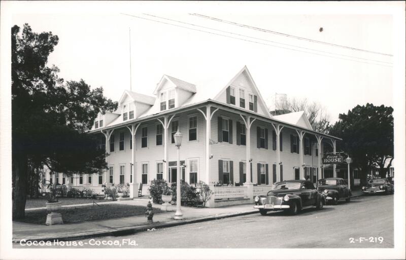 Cocoa House, Cocoa, Florida - Vintage Postcard