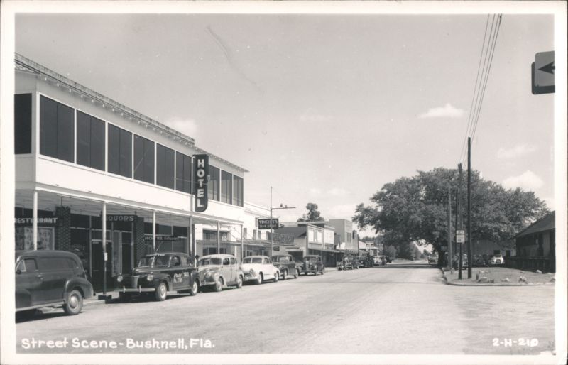 Bushnell, Florida Main Street Scene