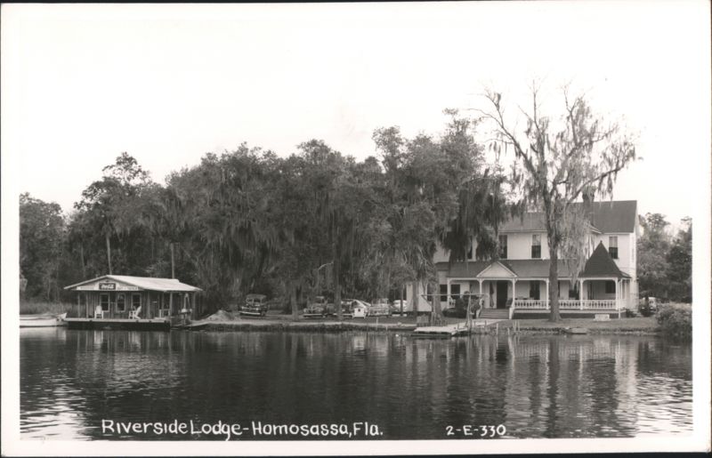 Riverside Lodge on the Homosassa River, Florida