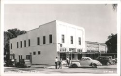 Umatilla, Florida Post Office Building and Street Scene Postcard