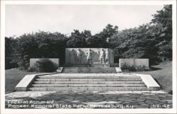 Federal Monument, Pioneer Memorial State Park Postcard