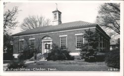 U.S. Post Office building with steeple, Clinton, Tennessee Postcard