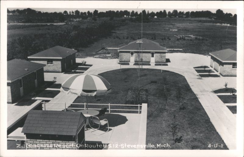 Zaccagninis Resort, Stevensville, Michigan - Aerial View with Cabins & Umbrella