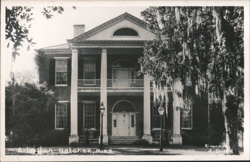 Arlington Mansion with Spanish Moss, Natchez Mississippi