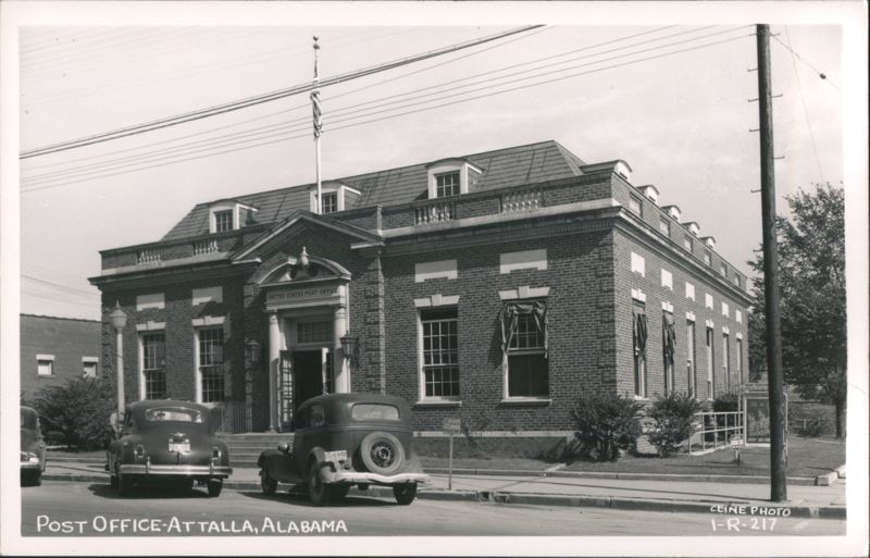 United States Post Office, Attalla, AL, with vintage cars Alabama