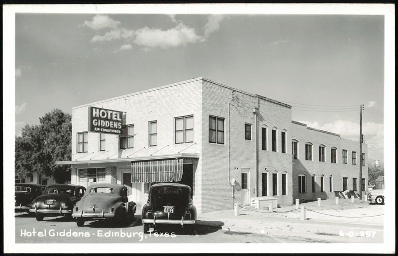 Hotel Giddens, Air Conditioned, with Vintage Cars Edinburg Texas