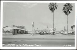 Park Hotel Courts Postcard