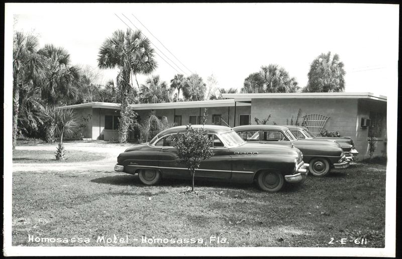 Homosassa Motel with Vintage Cars Florida
