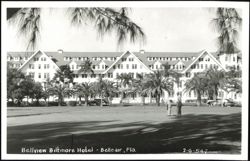 Bellview Biltmore Hotel Golf Course with Golfers Postcard