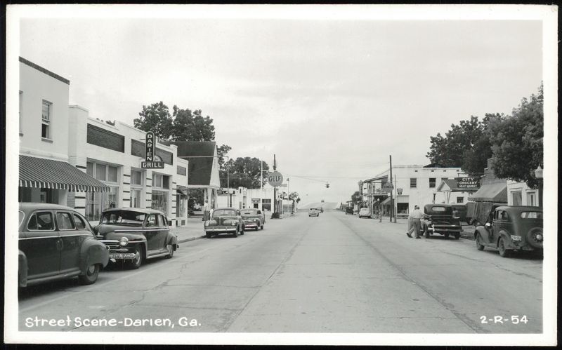 Street Scene with Darien Grill and Gulf Sign