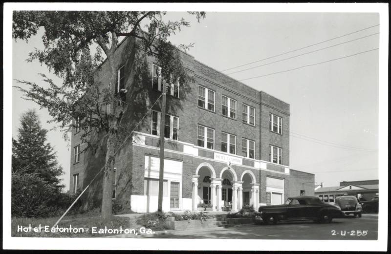 Hotel Eatonton Exterior View with Automobiles Georgia