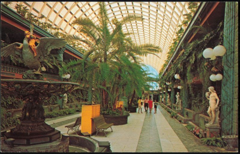 Kapok Tree Inn Entrance Mall, Clearwater, Florida