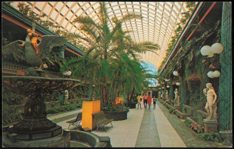 Kapok Tree Inn Entrance Mall, Clearwater, Florida