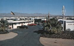 The Highlander Motel, Lake Havasu City, AZ Postcard