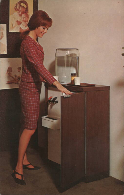 ARISTOCRAT Water Cooler Refreshment Center Hot Cold