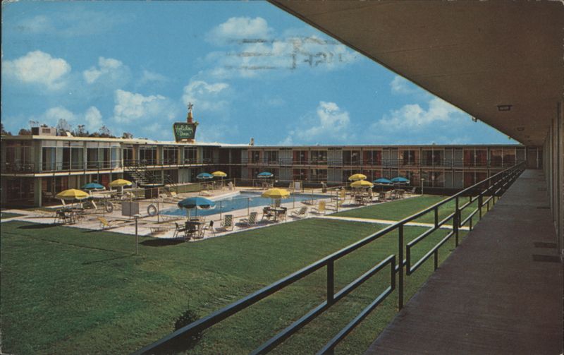 Holiday Inn Rockford IL Pool & Grounds Illinois