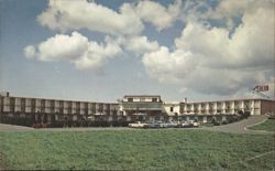 Swept Wing Inn Motor Hotel Seattle-Tacoma Airport Postcard