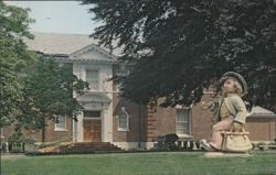 Goebel Collectors' Club Gallery, Merry Wanderer, Tarrytown, NY Postcard