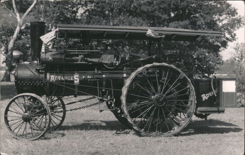 Advance No. 5 Steam Tractor Engine with American Flags