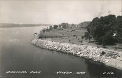 Mississippi River Keokuk, Iowa Embankment & Shoreline Postcard