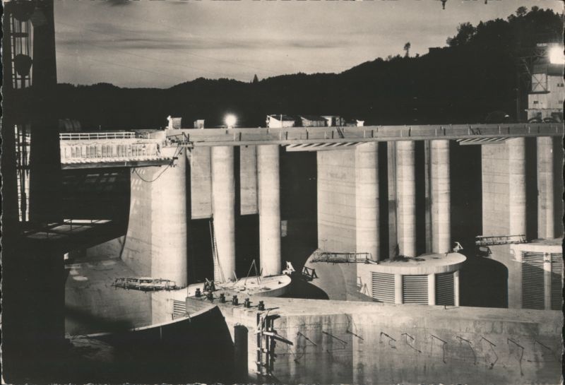 Barrage d'ARGENTAT (Corrèze) France