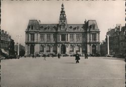 Hôtel de Ville and Place du Général Leclerc, Poitiers Postcard