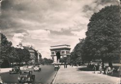 Paris... En Flanant. L'Avenue Foch Postcard