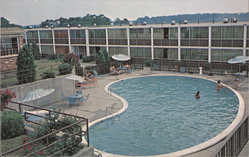 Susse Chalet Inn, Seekonk MA - Pool & Hotel Massachusetts
