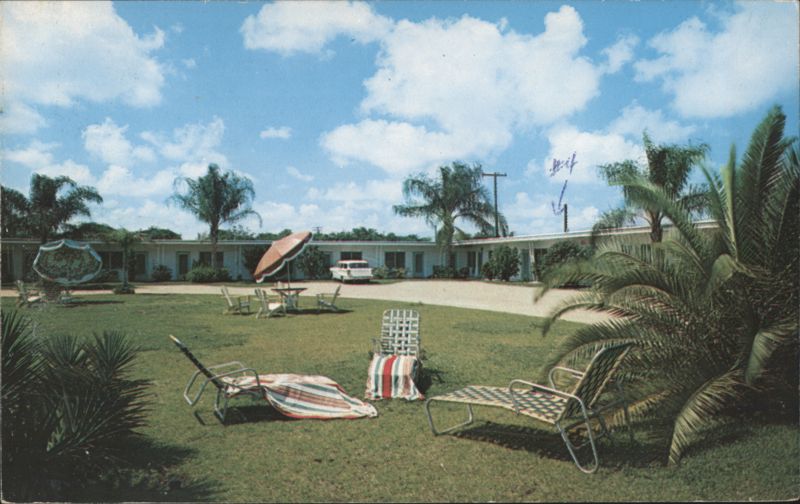 New Ranch Motel Courtyard, Lounge Chairs, Palm Trees Clearwater Florida