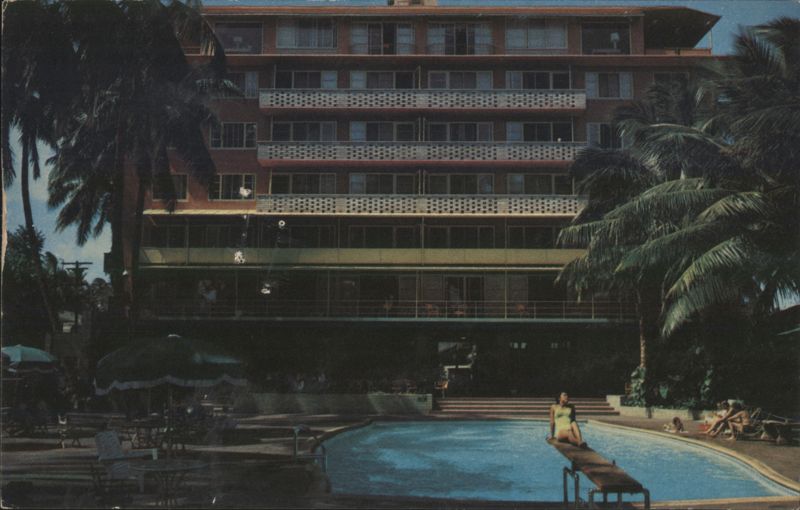 Edgewater Hotel Waikiki Swimming Pool Palm Trees Hawaii