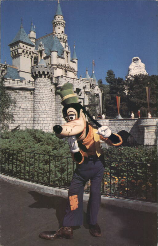 Goofy at Sleeping Beauty Castle, Fantasyland, Disneyland