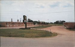 7-Hi Motel, Hutchinson, MN Postcard