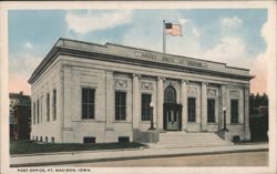 Post Office, Fort Madison, IA - United States of America Postcard