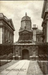 Cambridge:Gate Of Honour,Caius College. Postcard