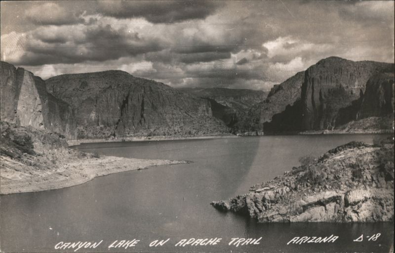 Canyon Lake on Apache Trail, Scenic Landscape View Arizona