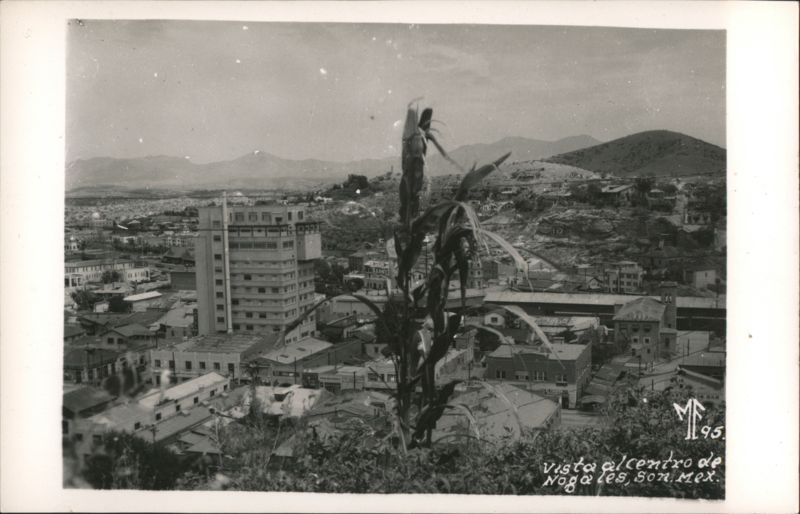 Vista al Centro de Nogales, Sonora - Downtown Cityscape Mexico