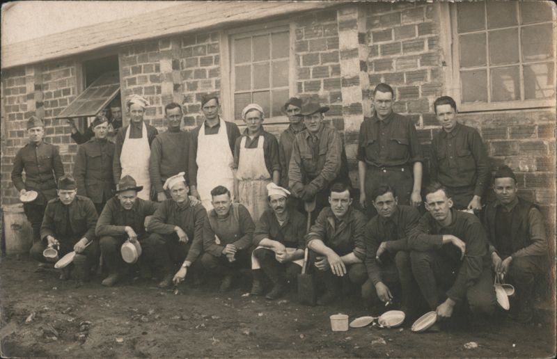 WWI US Army Cooks & Soldiers Group with Mess Kits 1919