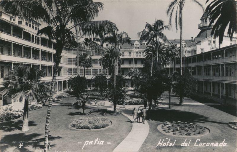 Hotel del Coronado Patio Courtyard Garden View California