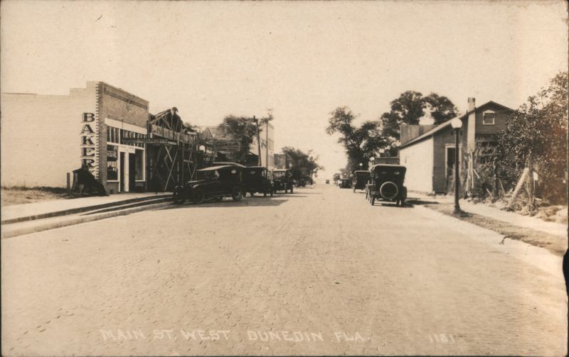 Main St. West Street Scene, Bakery & Vintage Autos Dunedin Florida