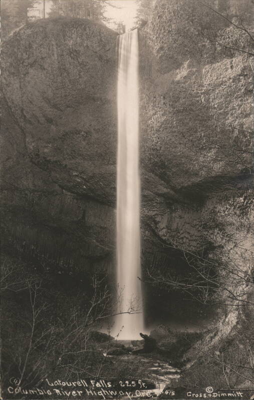 Latourell Falls 225 ft, Columbia River Highway Oregon