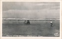 Pacific Ocean Beach, Vintage Car & Cyclist, Ocean City WA Postcard