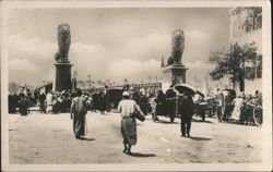 Kasr-el-Nil Bridge Entrance with Lion Statues Postcard