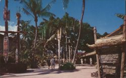 International Market Place, Tiki Statues & Palm Trees Postcard