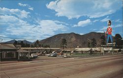 Hiway House Sentry Motels, Motor Hotel with Soldier Figure Postcard